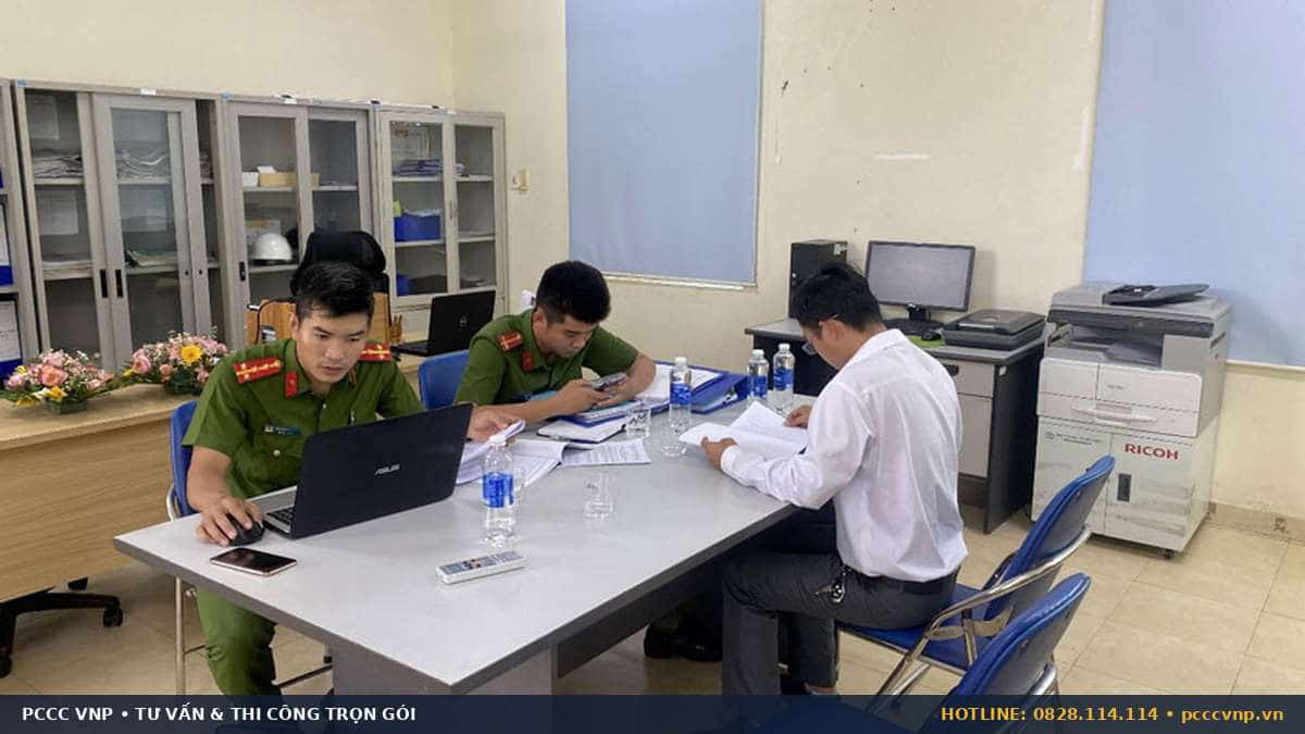 Mặt cắt giải pháp kỹ thuật hút khói và thông gió sự cố theo QCVN 06