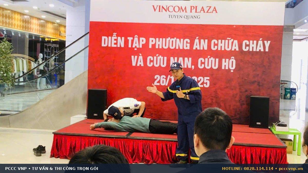 Huấn luyện CNCH tại trung tâm thương mại Việt Nam